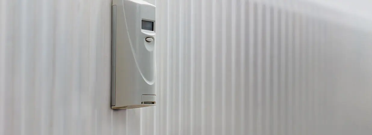 Fernablesbarer digitaler Heizkostenverteiler am Heizkörper